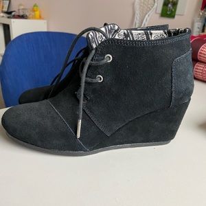 Toms 2.5 inch Desert Wedge Booties